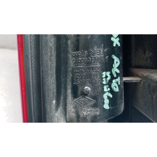 FARO POSTERIORE ESTERNO DESTRO RENAULT Kangoo 2008>2013 usato