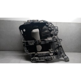 RIGHT HEADLIGHT SEAT MAN...