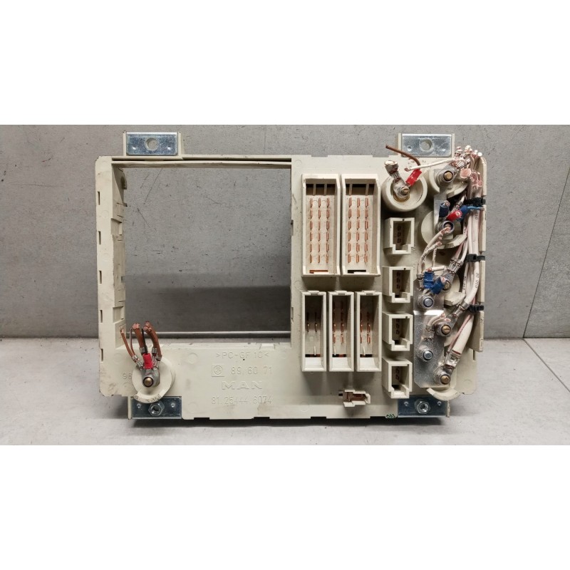 MAN SCATOLA FUSIBILI MAN TGX euro 6 usato